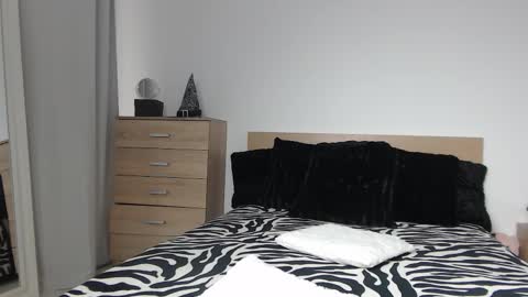 Layla online show from October 23, 8:09 am