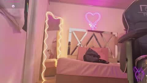laylafoxy_tay online show from November 19, 3:28 am