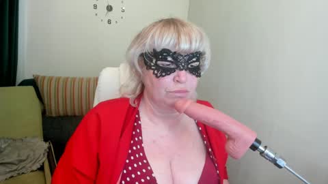 laylalaylamilf online show from April 25, 9:01 am