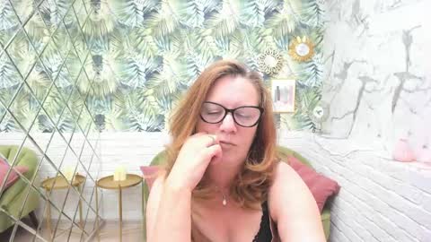 Lea online show from April 28, 4:44 pm