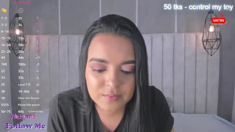 Snapshot of lea_gray chatting on December 14, 7:14 pm online show from December 14, 7:14 pm