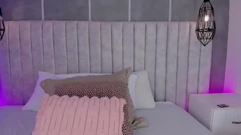    online show from April 27, 7:11 pm