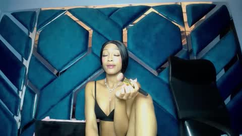 Snapshot of lea_sweetly chatting on October 1, 12:43 pm lea sewwtly online show from October 1, 12:43 pm