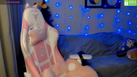 Leah  Gotty online show from December 20, 2:27 pm