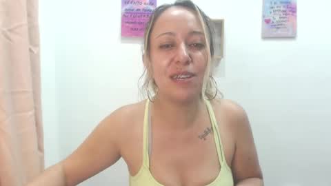 Snapshot of leah_susman chatting on February 7, 1:47 am leah_susman online show from February 7, 1:47 am