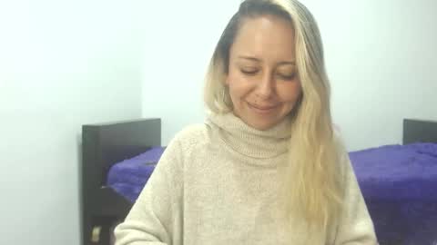 Snapshot of leah_susman chatting on September 26, 2:31 am leah_susman online show from September 26, 2:31 am