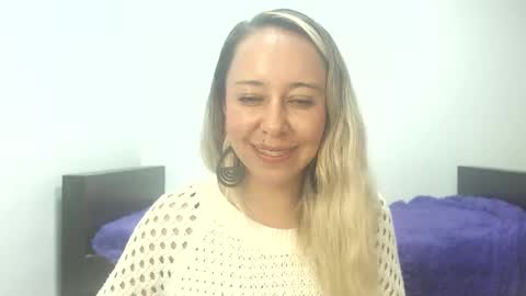 Snapshot of leah_susman chatting on October 9, 2:37 am leah_susman online show from October 9, 2:37 am