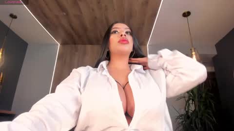 leahlombardi_ online show from April 23, 3:47 am