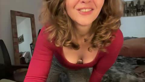 Leah Sparkles online show from December 15, 2:22 pm