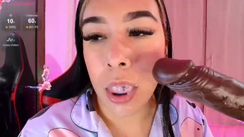 leah online show from July 7, 6:47 am