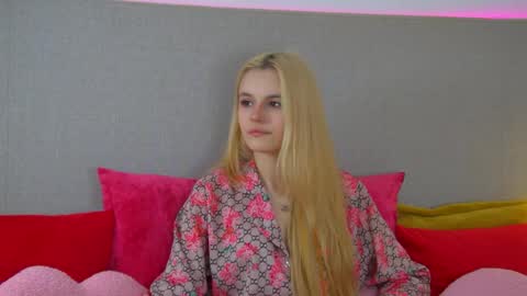 Lea online show from May 15, 6:38 am