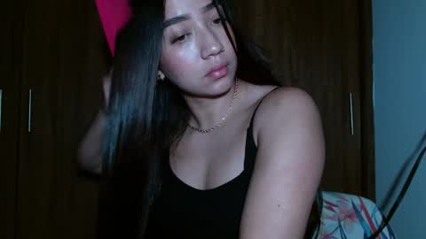 Snapshot of leanaalhub chatting on December 5, 6:10 am leanaalhub online show from December 5, 6:10 am