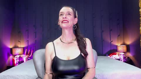 Leana online show from December 13, 11:45 am