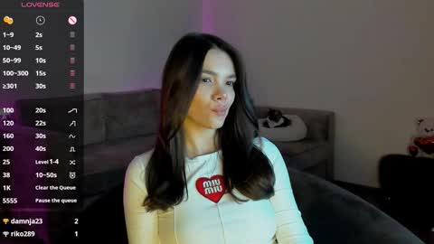 Leana online show from October 17, 8:01 pm