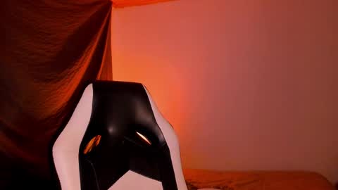 leejhonsonnn online show from December 30, 10:34 pm