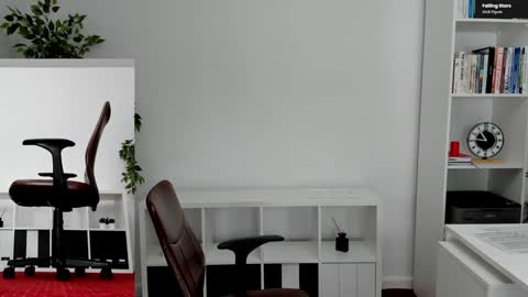 Elle  online show from September 22, 10:14 am