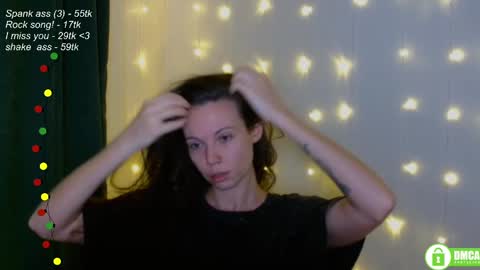 hey Im Leia and I love rock  online show from March 8, 6:14 pm