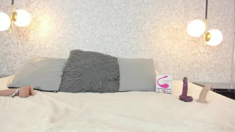 LEIGH ANGELS online show from March 29, 11:04 pm