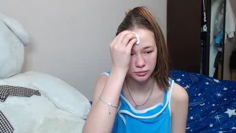 Snapshot of leila_bambi_ chatting on January 26, 9:29 pm leila_bambi_ online show from January 26, 9:29 pm