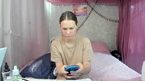 leila_bambi_ online show from July 6, 4:29 am