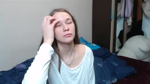 Snapshot of leila_bambi_ chatting on February 22, 8:50 am leila_bambi_ online show from February 22, 8:50 am