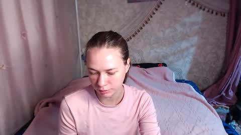 leila_bambi_ online show from August 4, 12:16 am