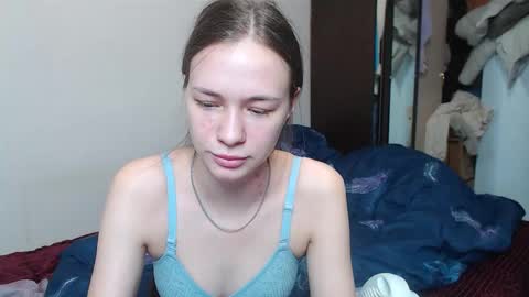 Snapshot of leila_bambi_ chatting on March 4, 4:41 pm leila_bambi_ online show from March 4, 4:41 pm