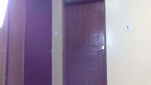 Leila online show from April 25, 11:35 am