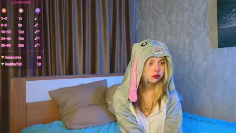 Leila online show from December 9, 4:12 am