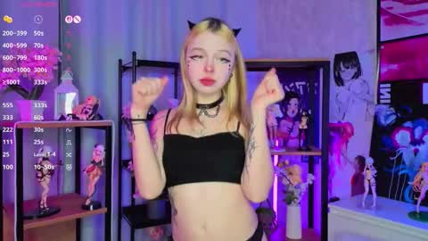 Leila online show from November 16, 4:18 pm