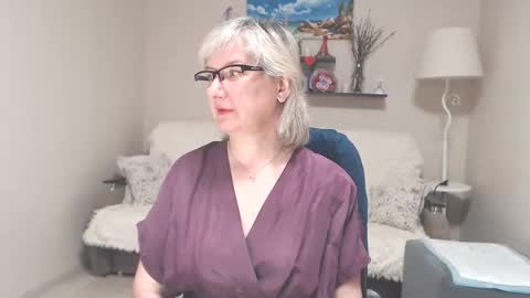 Leila Kinky online show from June 10, 5:50 am