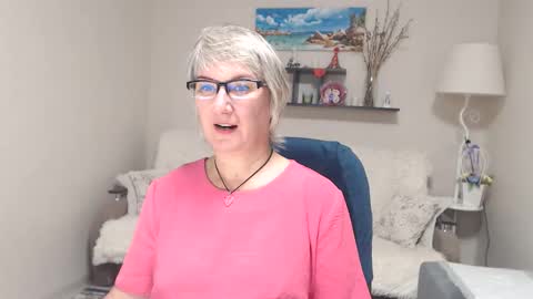 Leila Kinky online show from October 10, 5:45 am