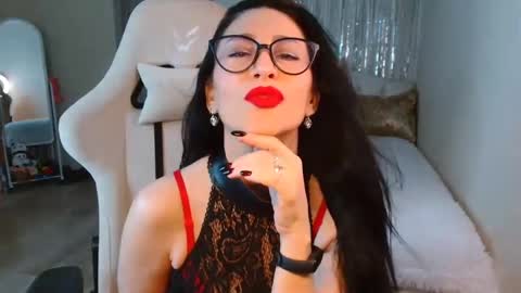 leilamurray online show from February 19, 7:28 am