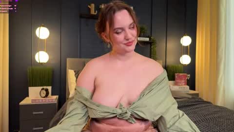 Lela online show from April 16, 9:39 pm