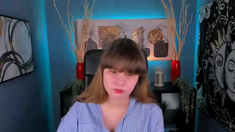 Lela online show from February 7, 9:04 pm
