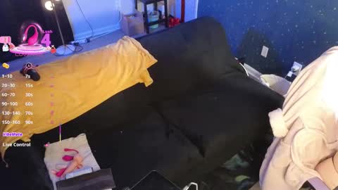 Junie 3 online show from January 6, 9:51 pm