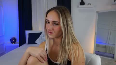 Lena online show from December 3, 3:47 pm