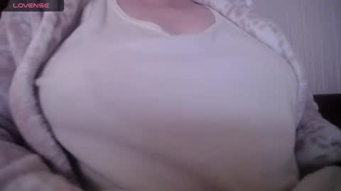 lenagolden online show from April 24, 3:37 pm