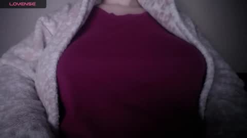 lenagolden online show from April 22, 2:52 am