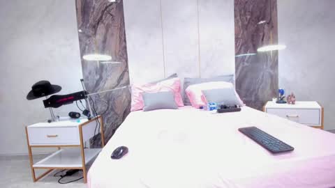 Lenathompson online show from January 28, 4:29 am