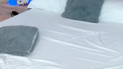 LUCY online show from October 23, 9:32 pm