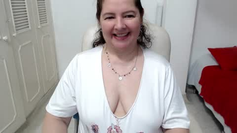 leonela   online show from June 11, 12:32 am