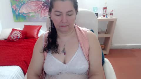 leonela   online show from November 26, 2:56 am