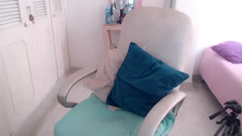 leonela   online show from April 23, 12:29 pm