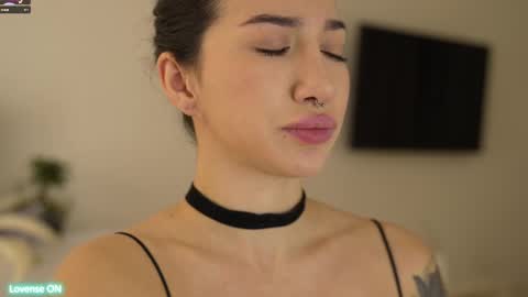 Leora online show from March 1, 5:16 pm