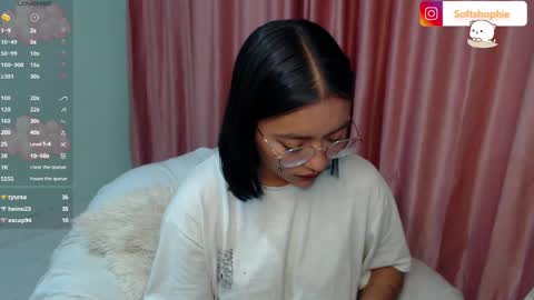 Snapshot of leslie__anderson chatting on March 8, 5:25 am Leslie online show from March 8, 5:25 am