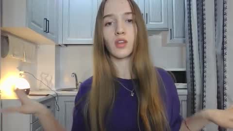 Snapshot of leslie_my_lovee chatting on October 2, 7:19 pm LESLIE online show from October 2, 7:19 pm