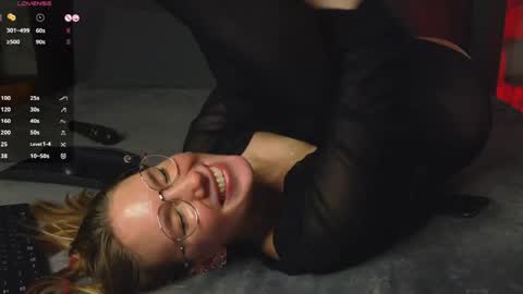 Leslie online show from April 24, 12:30 pm