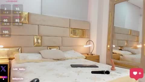 lesly_cutee online show from April 30, 12:32 pm