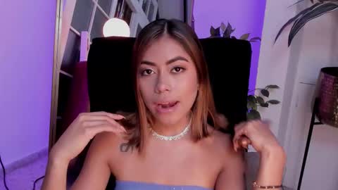 Snapshot of leslybailey chatting on September 18, 12:04 pm Lesly Bailey online show from September 18, 12:04 pm